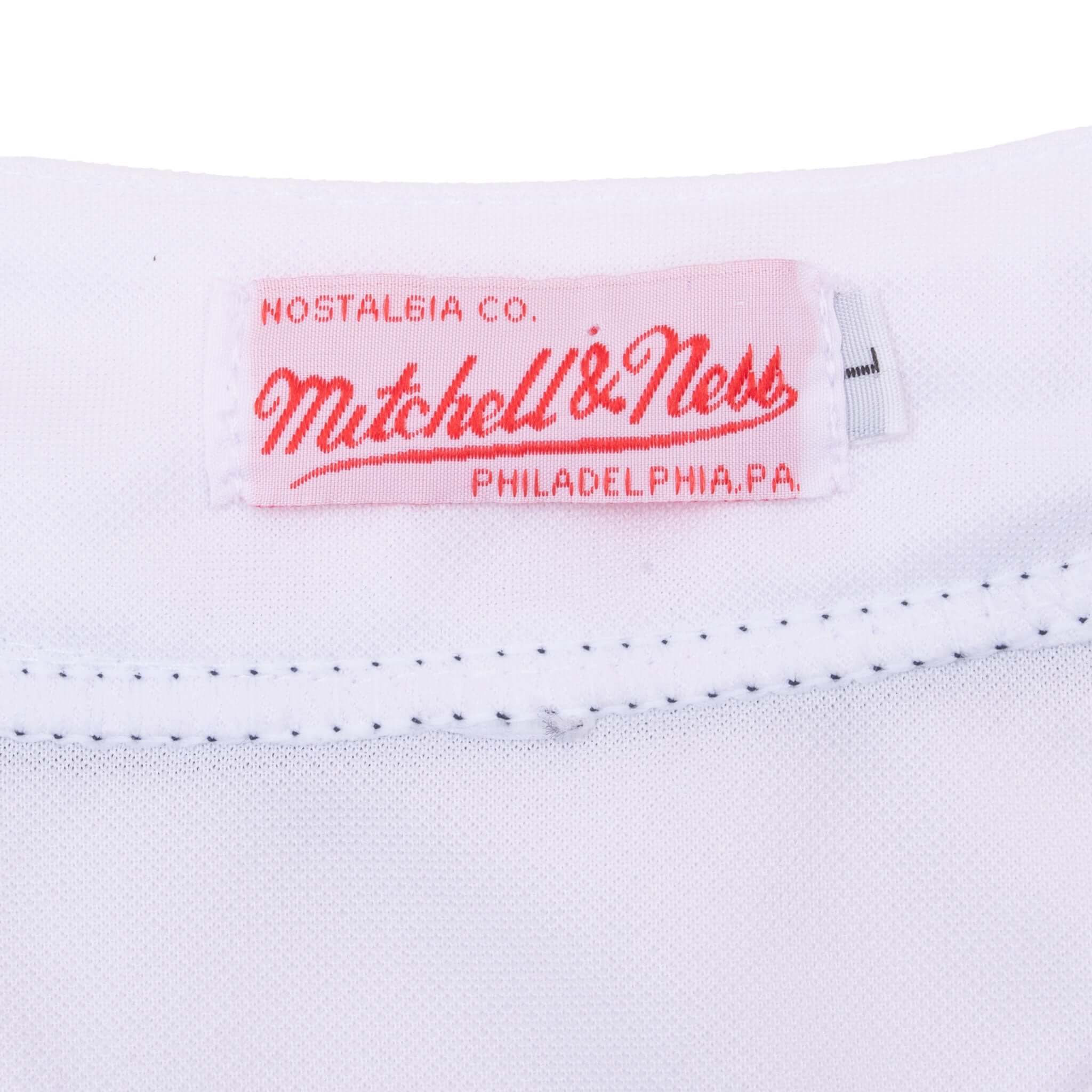 VINTAGE MLB ATLANTA BRAVES CHIPPER JONES #10 MITCHELL & NESS JERSEY 1995 LARGE