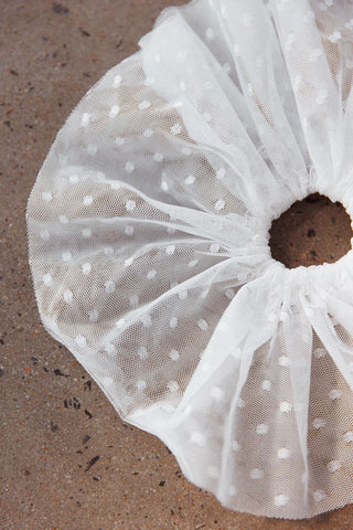 Samara Lace Scrunchie White